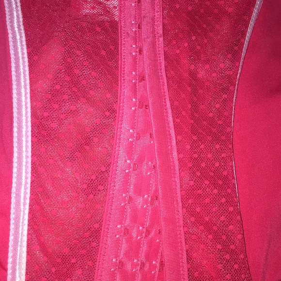 Ravishing red w lace corset - brand new! - Picture 3 of 7